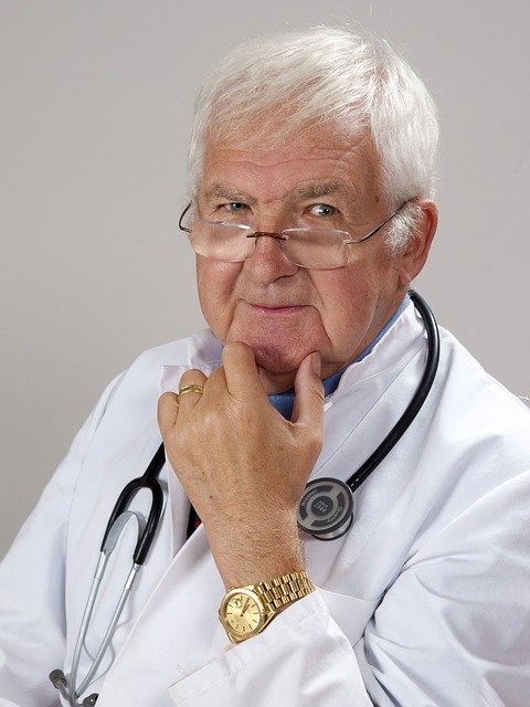 Image of a doctor to support the text seek medical advice for memory loss