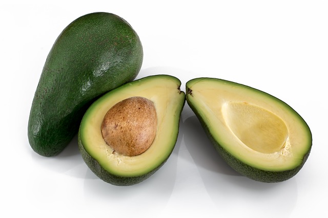 Image of avocado to support the text, healthy fat for nutrition