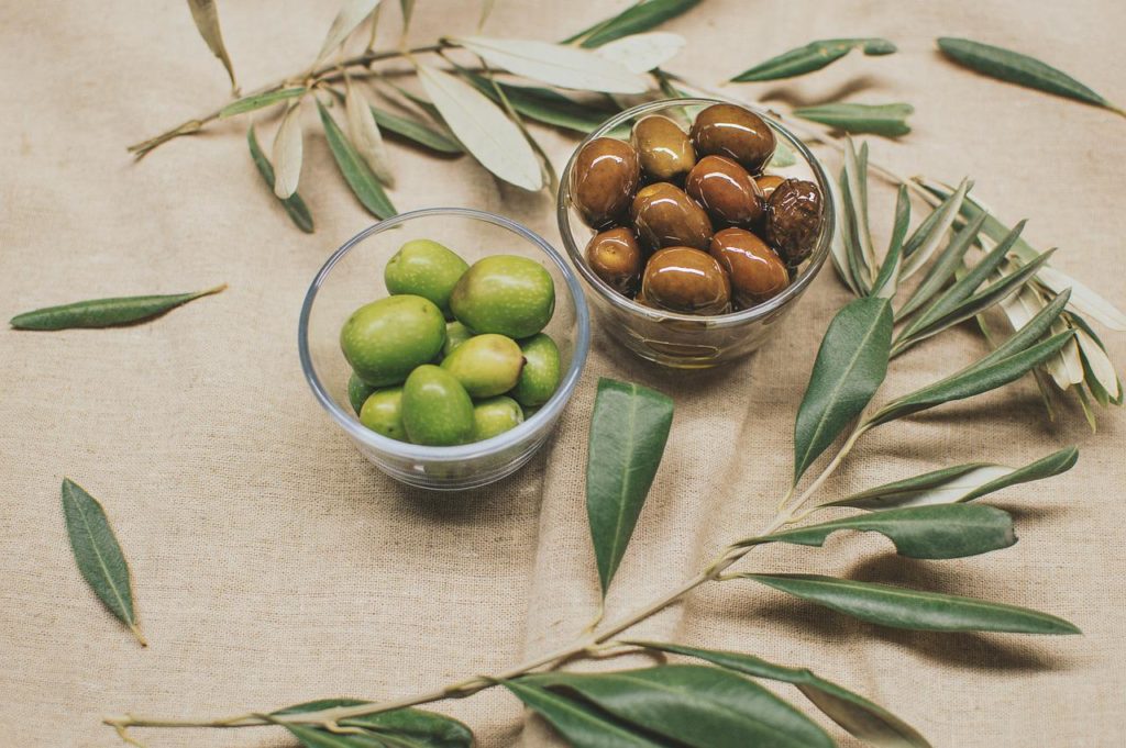 Olives contain healthy monounsaturated fats