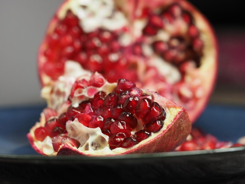The high antioxidant content and punicic acid in pomegranate juice are thought to help decrease plaque formation, unclog arteries, and fight atherosclerosis. 