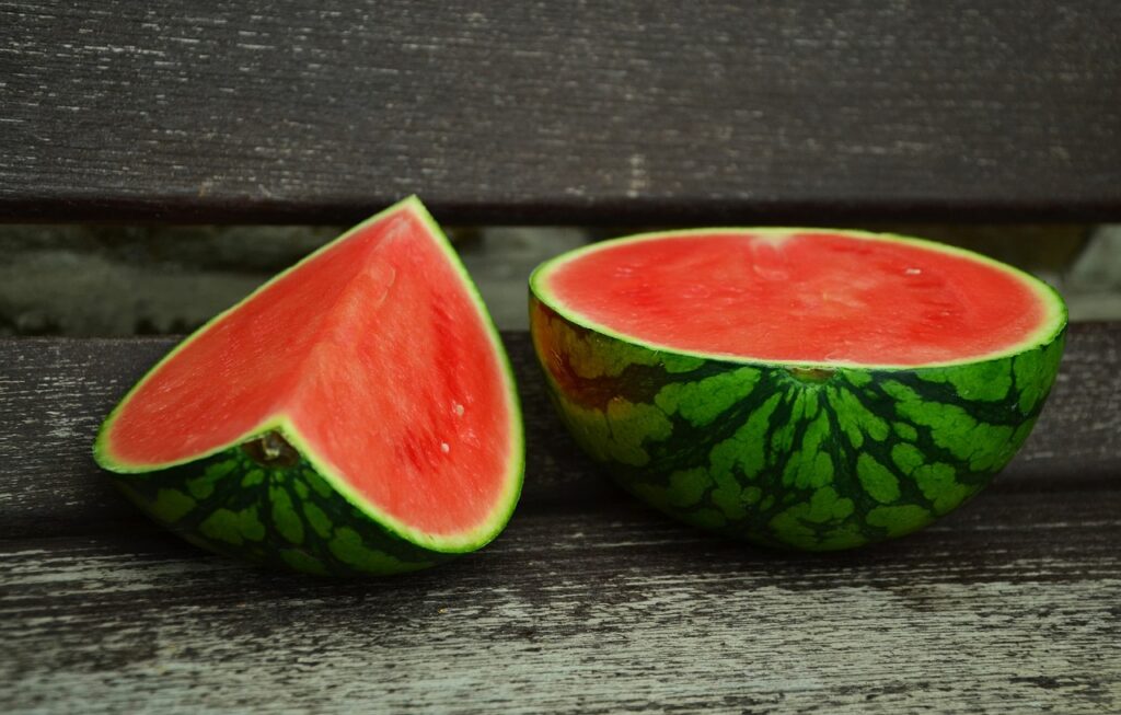 With its high content of L-citrulline, an amino acid that reduces inflammation while lowering blood pressure, watermelon may be effective for treating clogged arteries. 